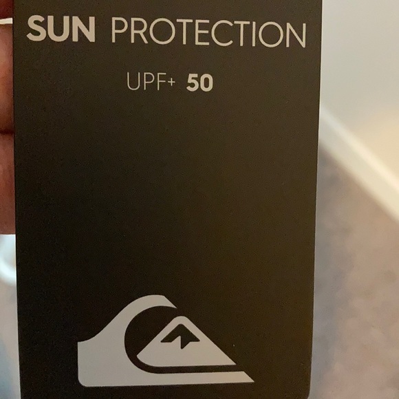 Quicksilver t Shirt - Picture 2 of 2